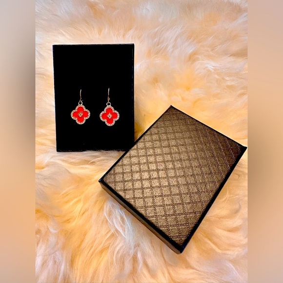 NWT Red ceramic and rhinestone pierced earrings - Picture 1 of 2